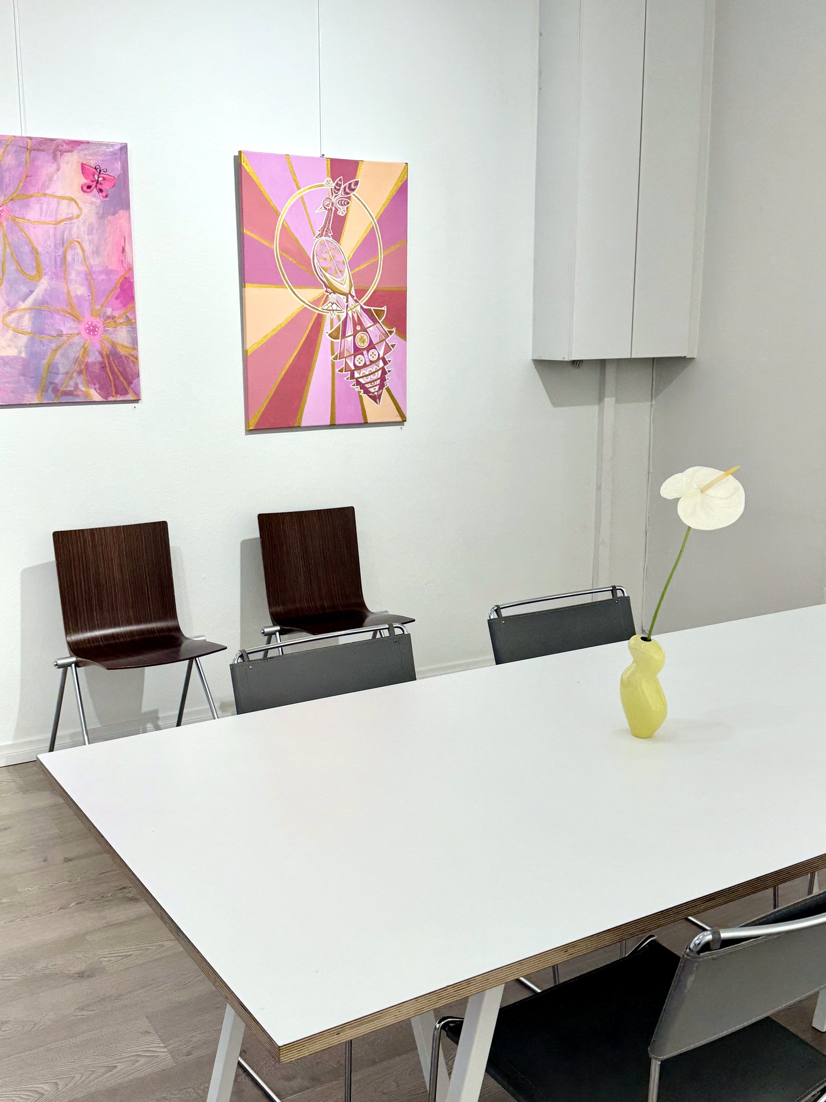 Galleria Contempo seating and artwork